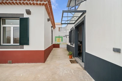Quinta T4 para Venda em Estreito de Camara de Lobos