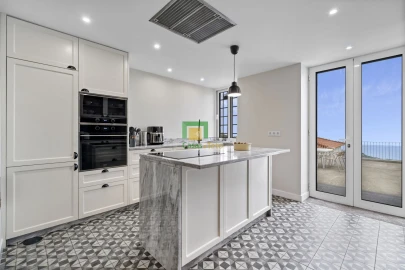 Quinta T4 para Venda em Estreito de Camara de Lobos