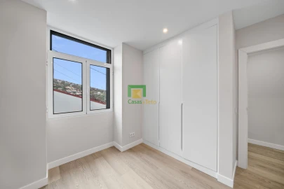 Quinta T4 para Venda em Estreito de Camara de Lobos