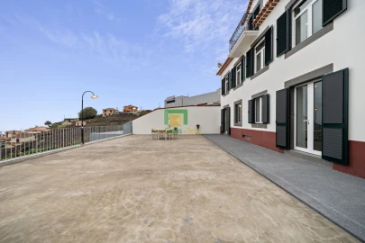 Quinta T4 para Venda em Estreito de Camara de Lobos