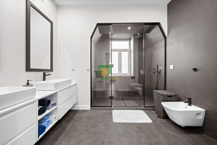 Quinta T4 para Venda em Estreito de Camara de Lobos Foto 20