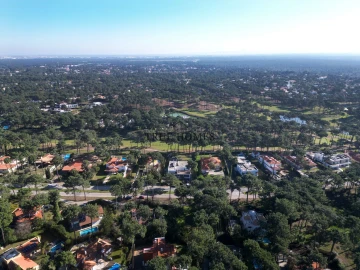 Moradia T5 para Venda em Charneca de Caparica e Sobreda