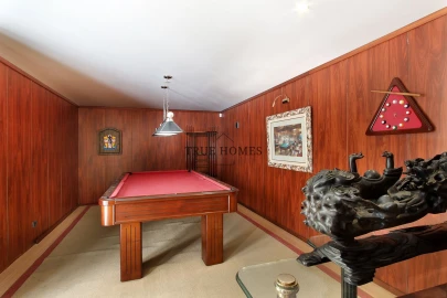 Moradia T5 para Venda em Charneca de Caparica e Sobreda