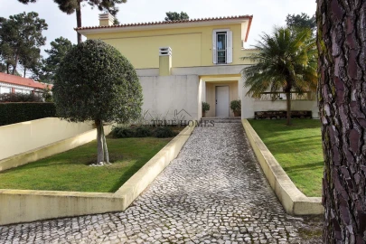 Moradia T5 para Venda em Charneca de Caparica e Sobreda