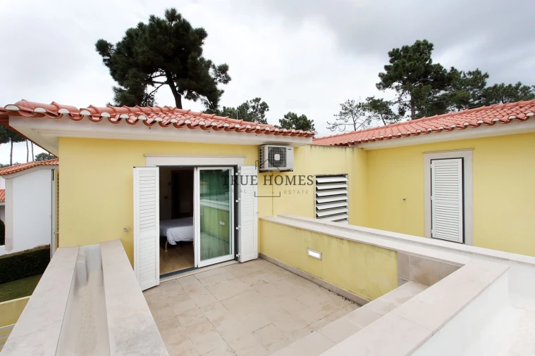 Moradia T5 para Venda em Charneca de Caparica e Sobreda Foto 35