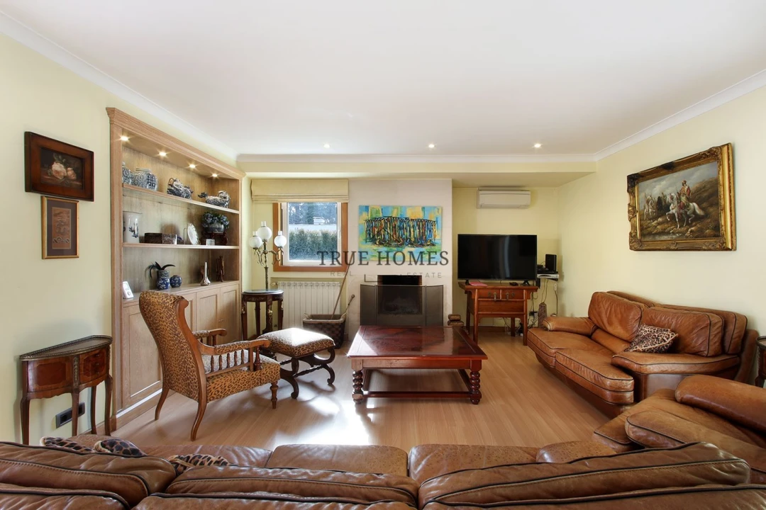 Moradia T5 para Venda em Charneca de Caparica e Sobreda Foto 13