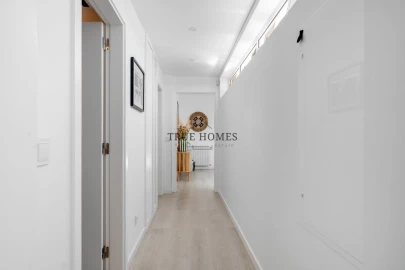 Moradia T4 para Venda em Charneca de Caparica e Sobreda