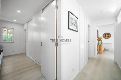 Moradia T4 para Venda em Charneca de Caparica e Sobreda