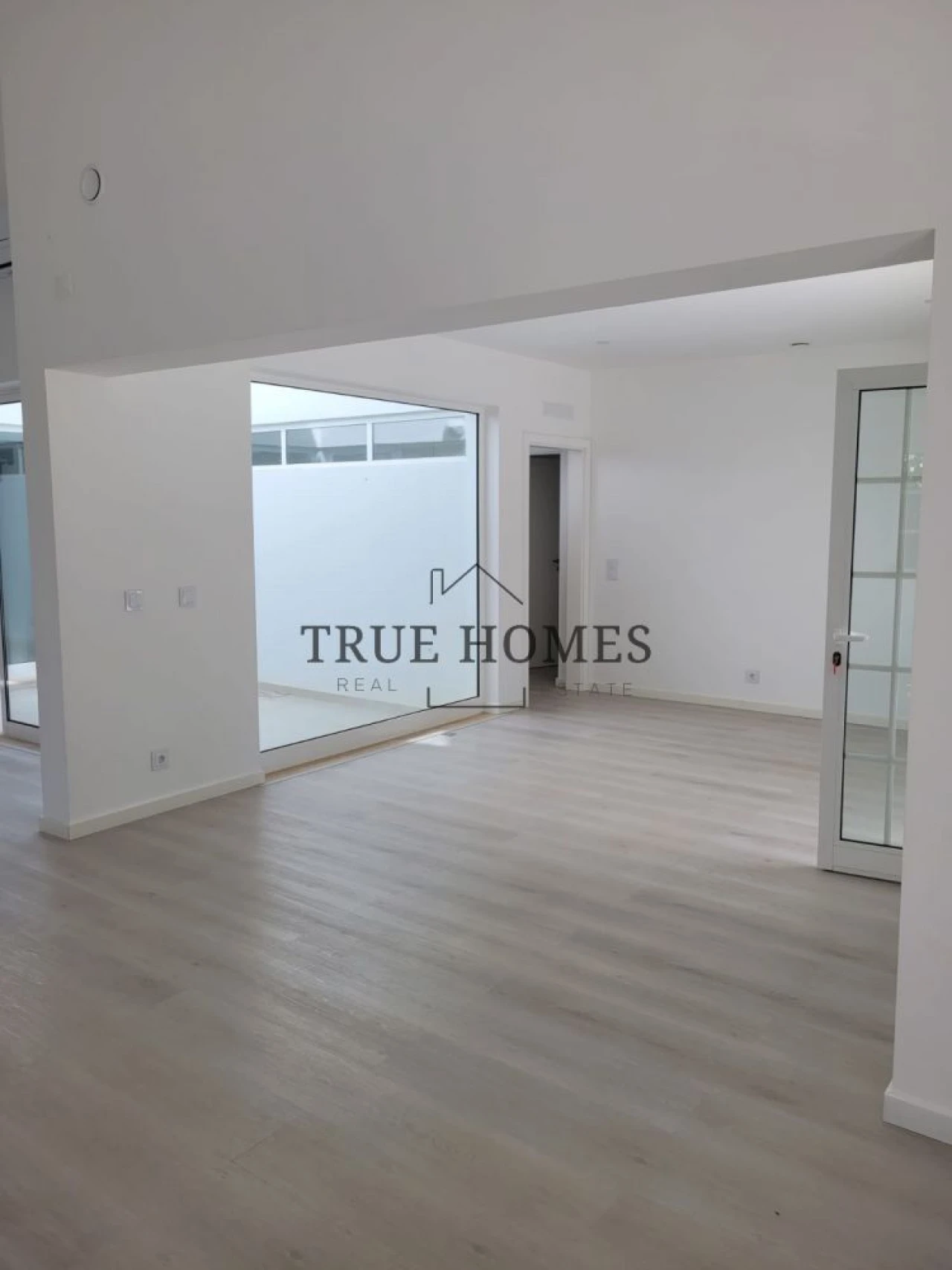 Moradia T4 para Venda em Charneca de Caparica e Sobreda Foto 46