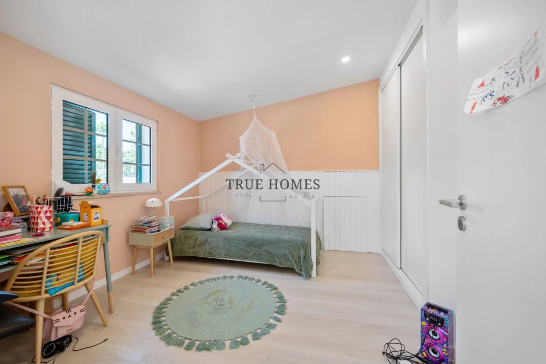 Moradia T4 para Venda em Charneca de Caparica e Sobreda Foto 16