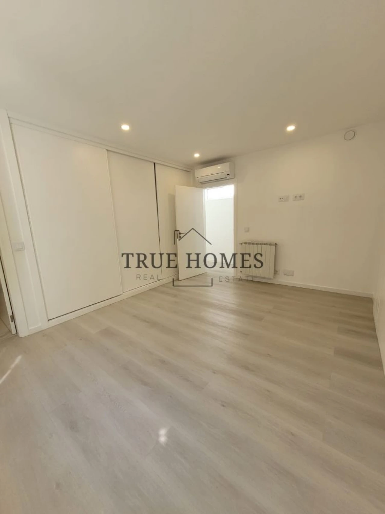 Moradia T4 para Venda em Charneca de Caparica e Sobreda Foto 38