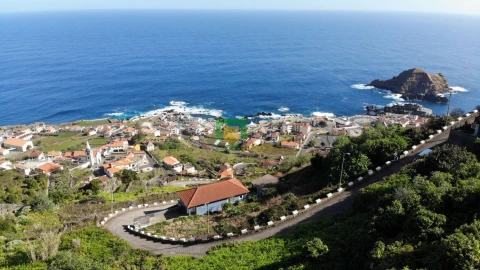 Terreno para Venda em Porto Moniz