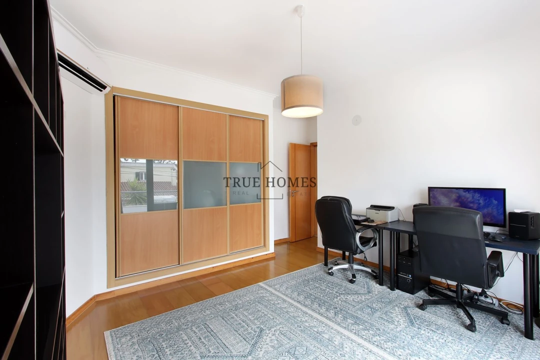 Moradia T4 para Venda em Amora Foto 24