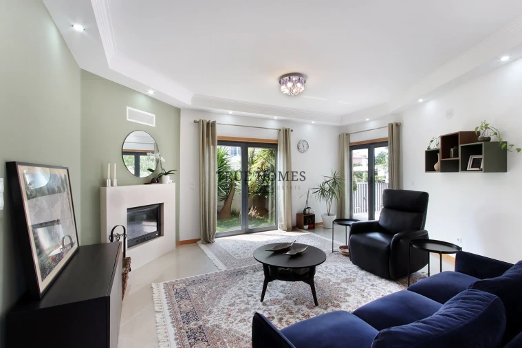 Moradia T4 para Venda em Amora Foto 10