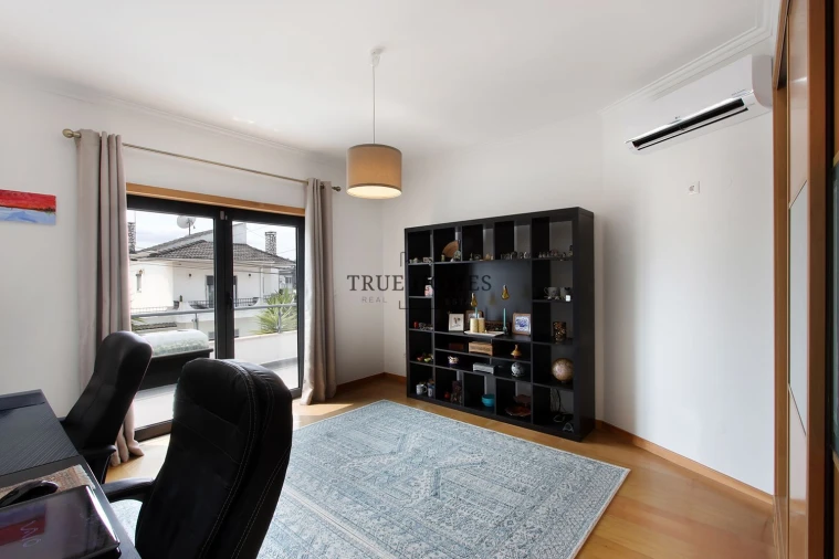 Moradia T4 para Venda em Amora Foto 25