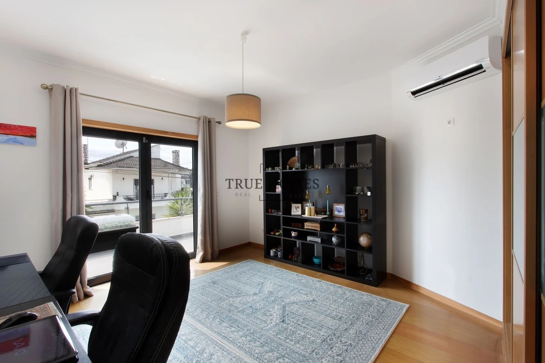 Moradia T4 para Venda em Amora Foto 25