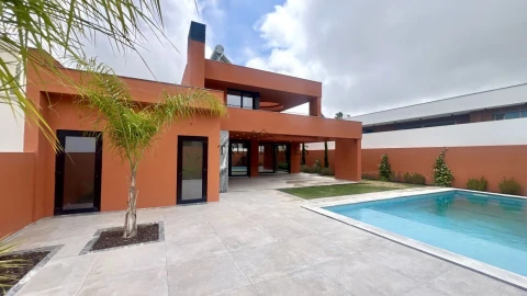 Moradia T5 para Venda em Azeitão (São Lourenço e São Simão)