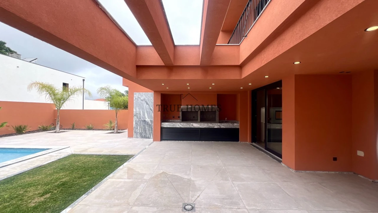 Moradia T5 para Venda em Azeitão (São Lourenço e São Simão) Foto 3