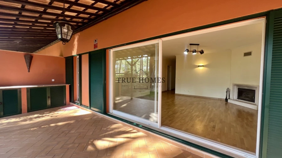 Apartamento T3 para Venda em Charneca de Caparica e Sobreda Foto 4