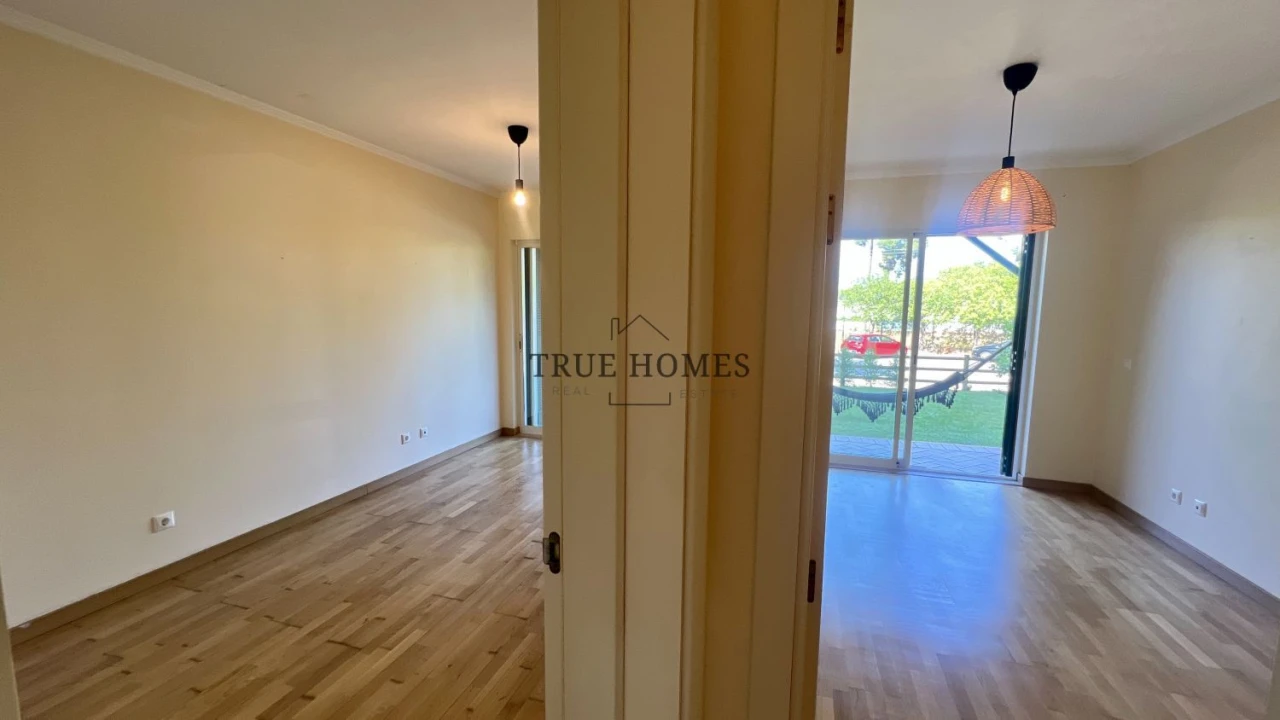 Apartamento T3 para Venda em Charneca de Caparica e Sobreda Foto 16