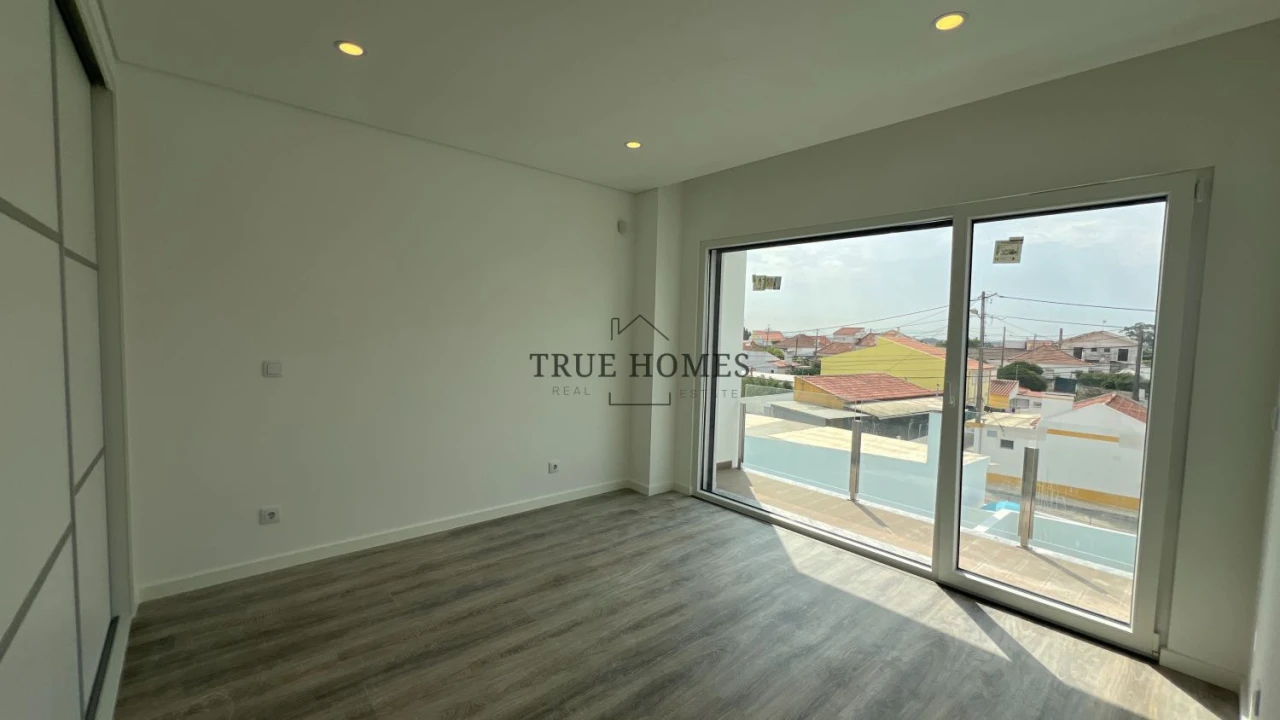 Moradia T3 para Venda em Charneca de Caparica e Sobreda Foto 26