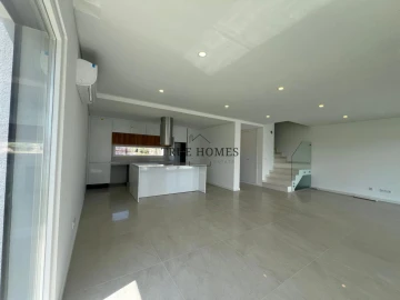 Moradia T3 para Venda em Charneca de Caparica e Sobreda