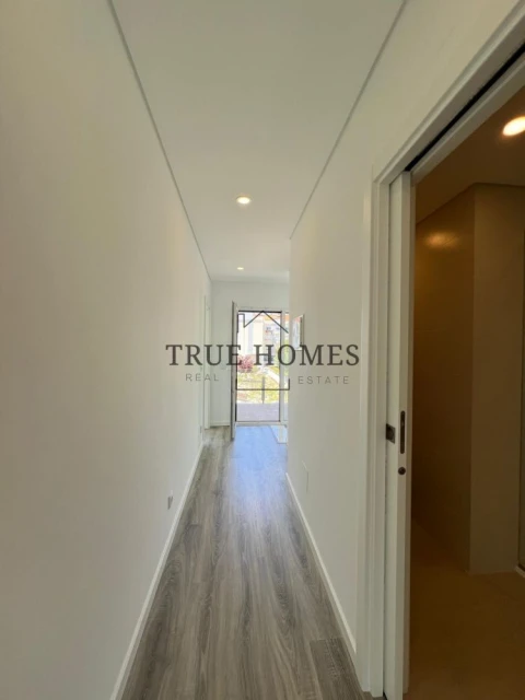 Moradia T3 para Venda em Charneca de Caparica e Sobreda