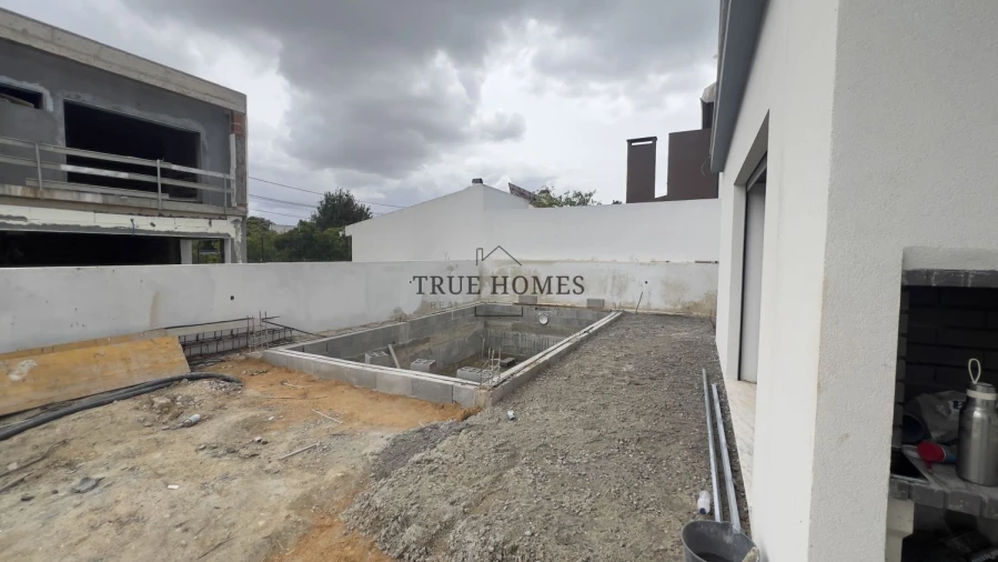 Moradia T3 para Venda em Charneca de Caparica e Sobreda Foto 8