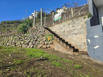 Terreno para Venda em Estreito de Camara de Lobos