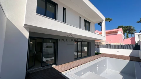 Moradia T4 para Venda em Charneca de Caparica e Sobreda