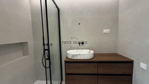 Moradia T4 para Venda em Charneca de Caparica e Sobreda