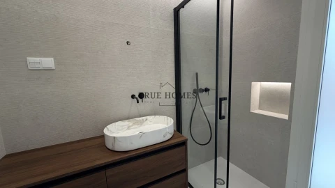 Moradia T4 para Venda em Charneca de Caparica e Sobreda