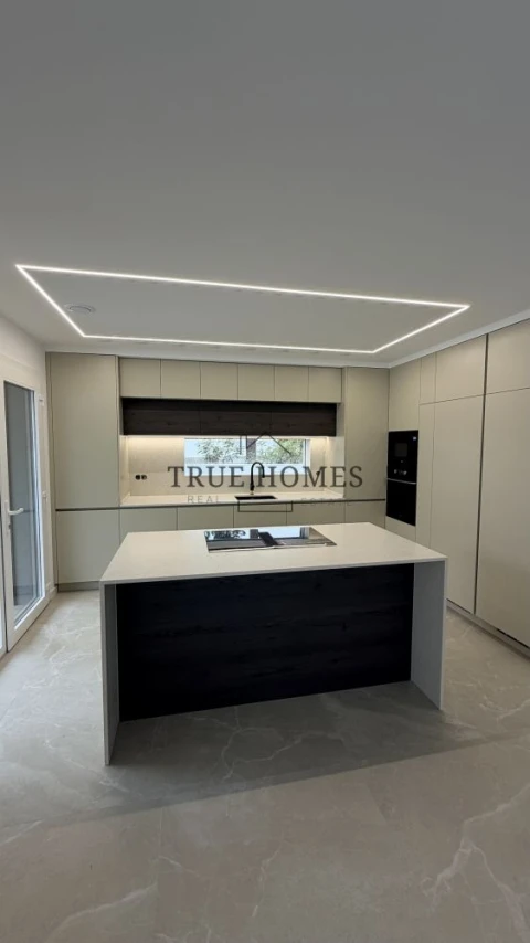 Moradia T4 para Venda em Charneca de Caparica e Sobreda