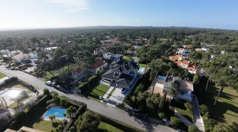 Moradia T8 para Venda em Charneca de Caparica e Sobreda