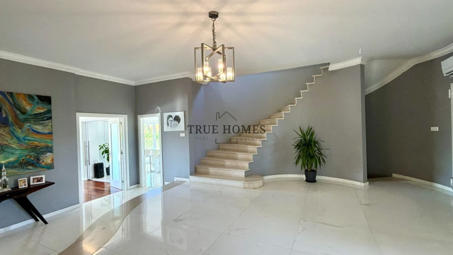 Moradia T8 para Venda em Charneca de Caparica e Sobreda Foto 7