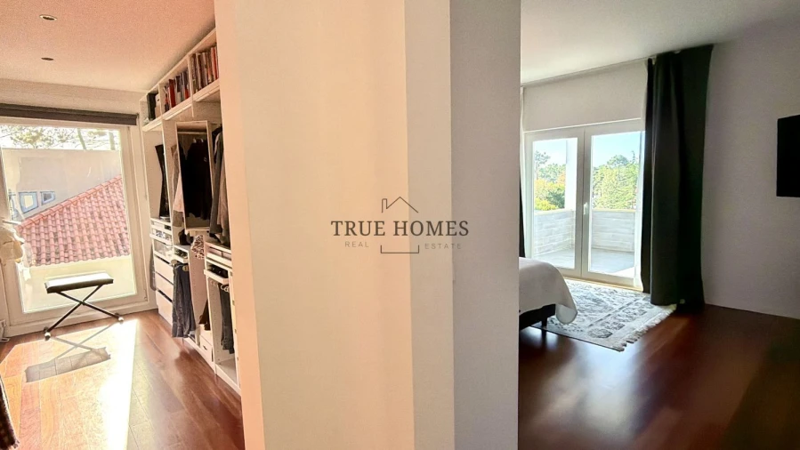 Moradia T8 para Venda em Charneca de Caparica e Sobreda Foto 17