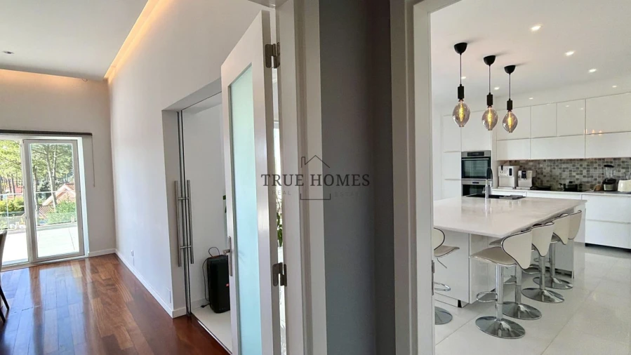 Moradia T8 para Venda em Charneca de Caparica e Sobreda Foto 10