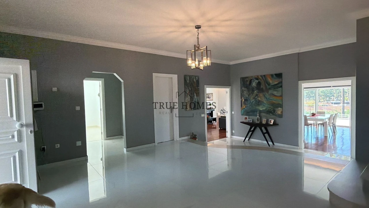 Moradia T8 para Venda em Charneca de Caparica e Sobreda Foto 9