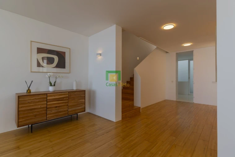 Moradia T3 para Venda em São Martinho Foto 9