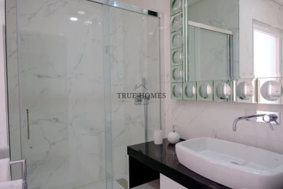 Moradia T4 para Venda em Charneca de Caparica e Sobreda