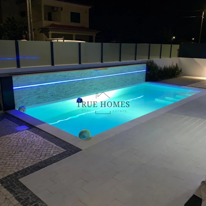 Moradia T4 para Venda em Charneca de Caparica e Sobreda Foto 10