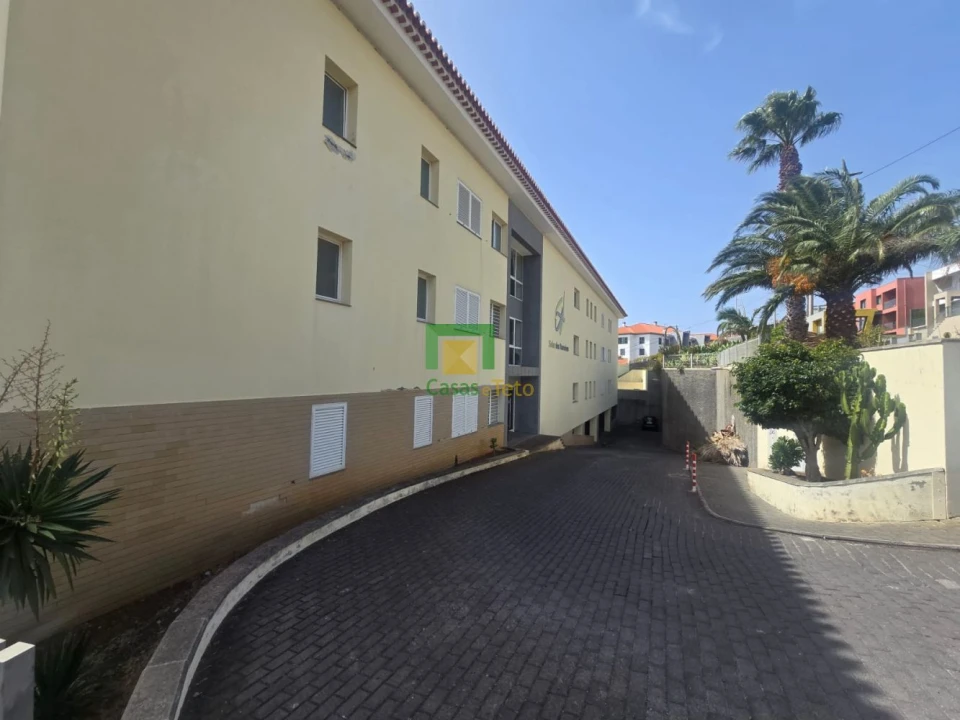 Apartamento T2 para Venda em Caniço Foto 2