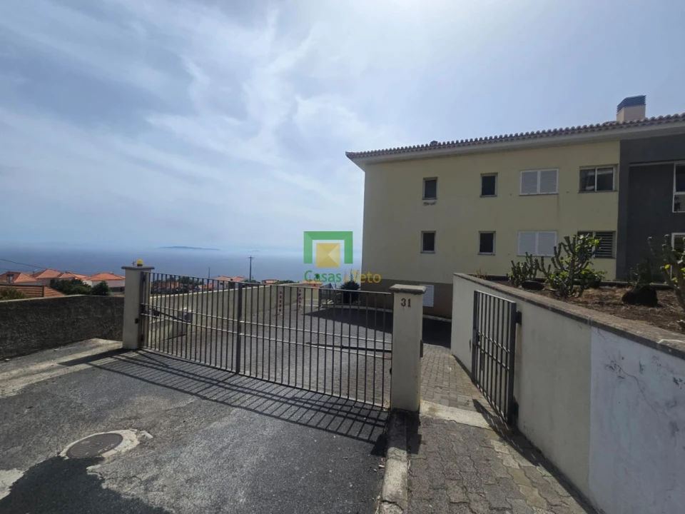 Apartamento T2 para Venda em Caniço Foto 1