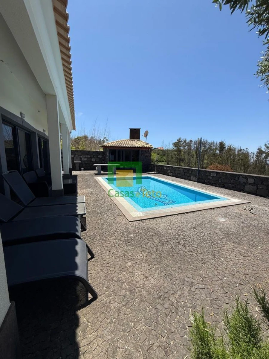 Moradia T3 para Venda em Achadas da Cruz Foto 4