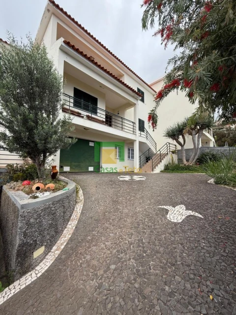 Moradia T3 para Venda em São Gonçalo