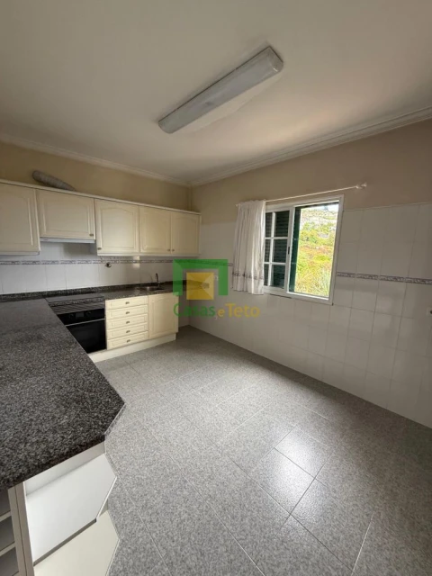 Moradia T3 para Venda em São Gonçalo
