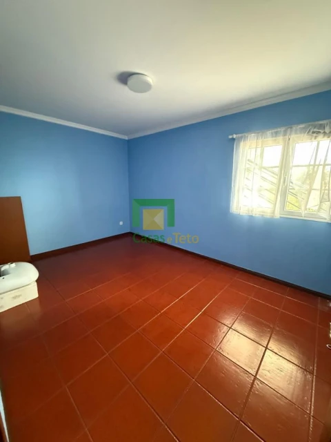 Moradia T3 para Venda em São Gonçalo