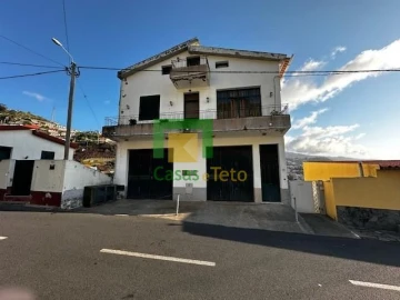 Moradia T7 para Venda em Estreito de Camara de Lobos