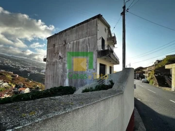 Moradia T7 para Venda em Estreito de Camara de Lobos