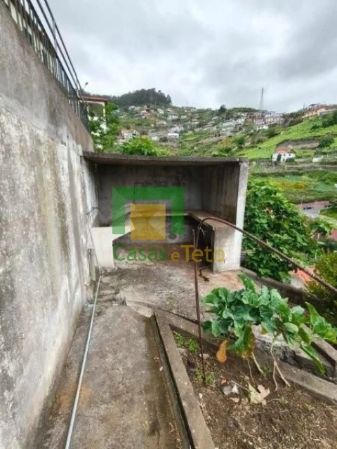 Moradia T7 para Venda em Estreito de Camara de Lobos